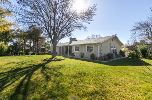 12125 Center Ave, San Martin, CA 95046-9727