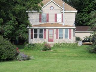 418 Line St, Wykoff, MN 55990-8713