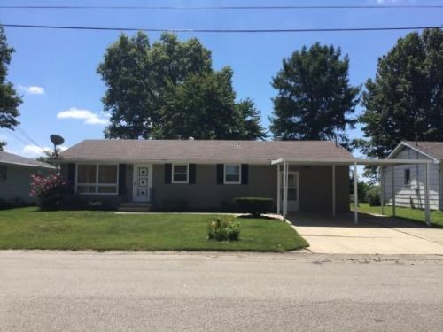 805 Holiday Dr, Boggsville, IL 62401-1727