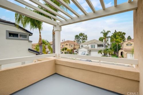 949 Lone Pine Ln, Anaheim CA  92808-2309 exterior