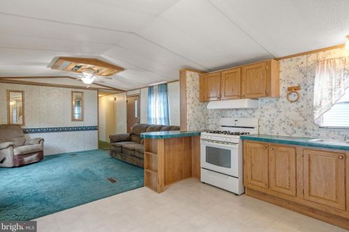 207 Sunningdale Ct, Lancaster PA  17603-2185 exterior