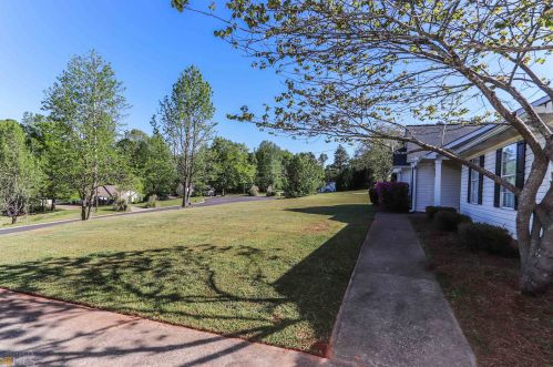 35 Clyde Taylor Pl, Newnan, GA 30265-2277
