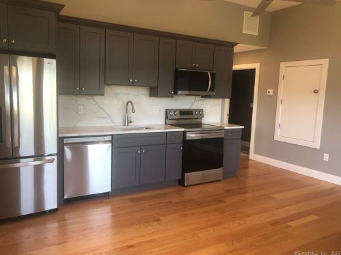 75 Lakeview Terrace Ext, Sandy Hook CT  06482-1467 exterior