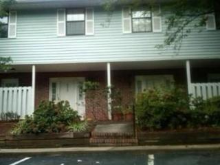 6025 Wintergreen Rd, Norcross, GA 30093-3742