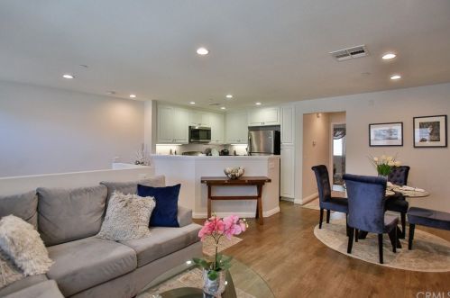 146 Hedge Bloom, Irvine CA  92618-1517 exterior