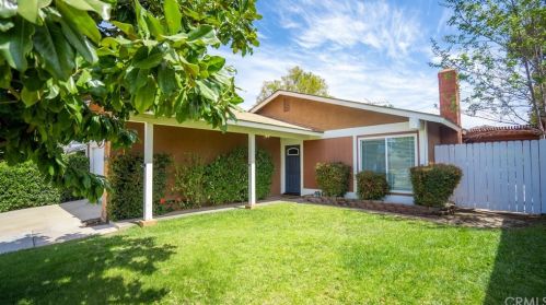 7036 Idyllwild Ln, Riverside, CA 92503-1036