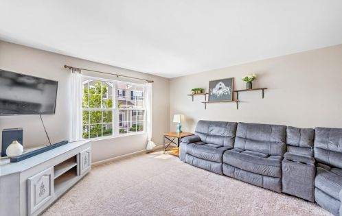 1252 Alta Vista Dr, Pingree Grove IL  60140-2057 exterior