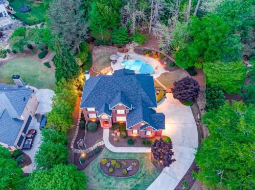 705 Bradshaw Lake Ct, Holly Springs, GA 30188-2363
