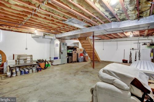 16 Mill Pond Dr, Lancaster PA  17603-7411 exterior