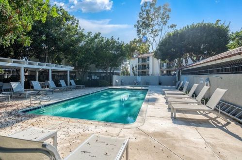 431 Tangelo, Irvine CA  92618-4483 exterior