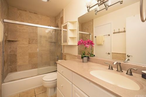 17 Woodfern, Irvine CA  92614-5457 exterior