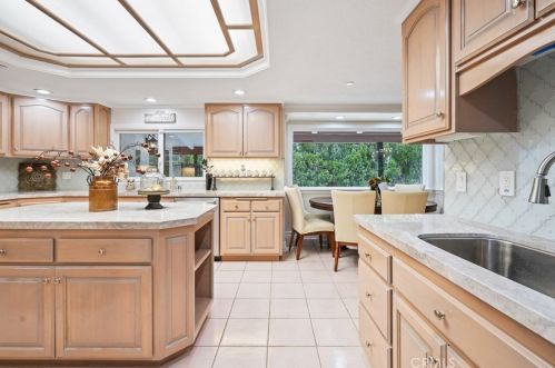 644 Mariposa Dr, Redlands CA  92373-7354 exterior