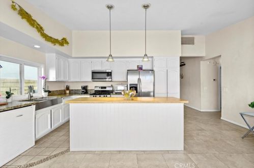 48 Carver, Irvine CA  92620-3319 exterior