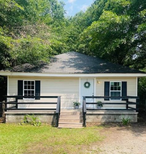 135 Fambrough St, Monroe, GA 30655-2830