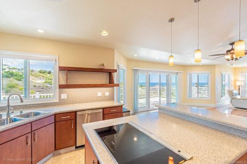 1717 Iwi Way, Honolulu HI  96816-3826 exterior