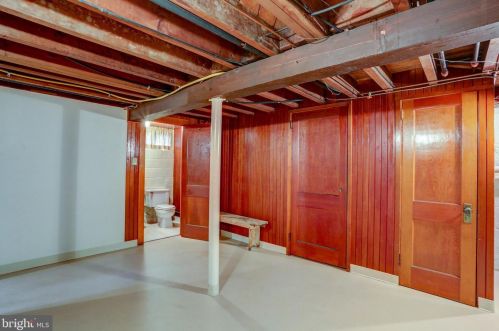 1321 Cheves Pl, Lancaster PA  17603-4943 exterior