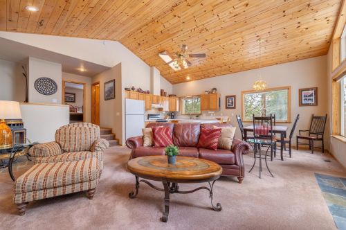 14236 Wolfgang Rd, Truckee CA  96161-6903 exterior