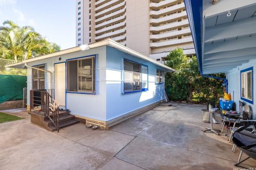 729 Ekela Ave, Honolulu HI 96816-1191 exterior