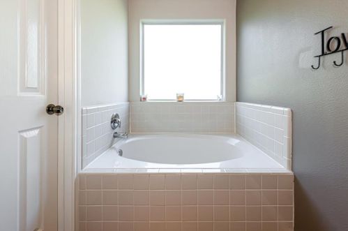 1016 Chateau Wood Pkwy Dr, Conroe TX  77385-9771 exterior