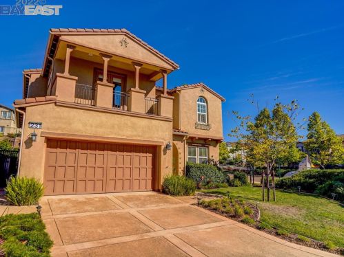 231 Carrick Cir, Hayward, CA 94542-7917