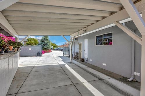 1924 Marineview Dr, San Leandro CA 94577-5315 exterior