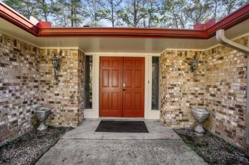 1657 White Oak Creek Dr, Conroe TX  77304-1340 exterior