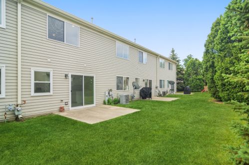 654 Whispering Oaks Ct, Palatine IL  60074-2362 exterior