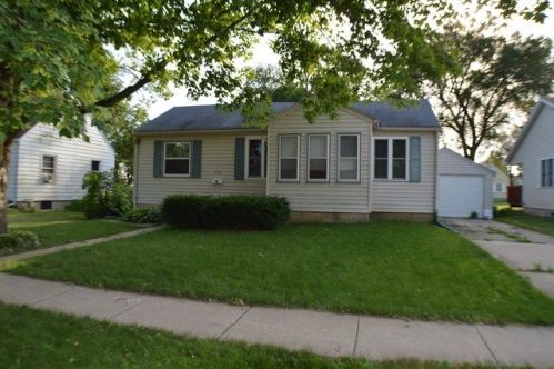 632 14th St, Hillcrest, IL 61068-1222