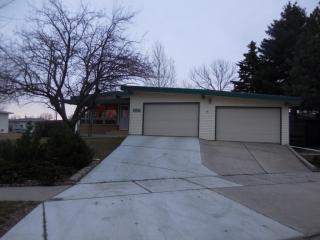1952 Skyline Dr, Minot, ND 58703-1357