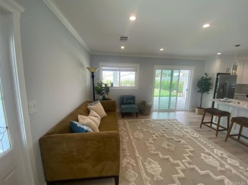 14412 Cordary Ave, Hawthorne CA  90250-8340 exterior