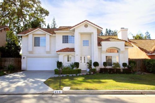 409 Braddock Dr, Fresno, CA 93720-0838