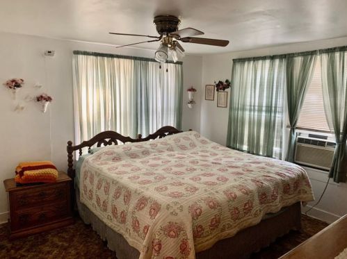 411 Pine St, Nocona TX 76255-1412 exterior