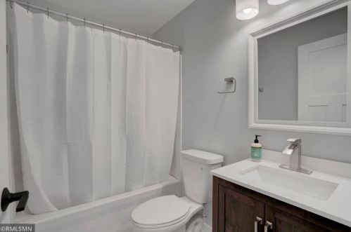7834 Able St, Minneapolis MN  55432-2811 exterior