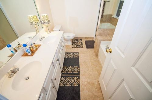 2865 Fairburn Cir, Atlanta GA  30331-6000 exterior