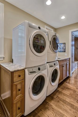 137 Oxford Ave, Willowbrook IL  60514-1151 exterior