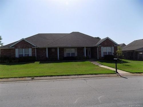 26473 Arrowood Dr, Claremore, OK 74019-2939