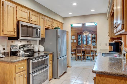 94 Bridgewater Dr, Saint Paul MN  55127-6976 exterior