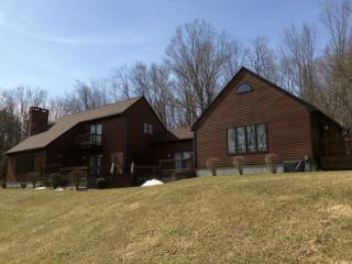 1707 Hidden Valley Rd, North Shaftsbury VT  05262-9300 exterior
