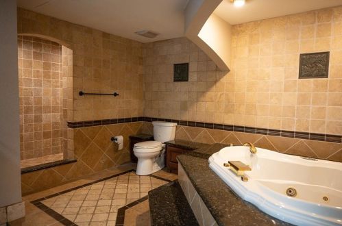 211 Oaklawn Ave, Nocona TX 76255-3109 exterior