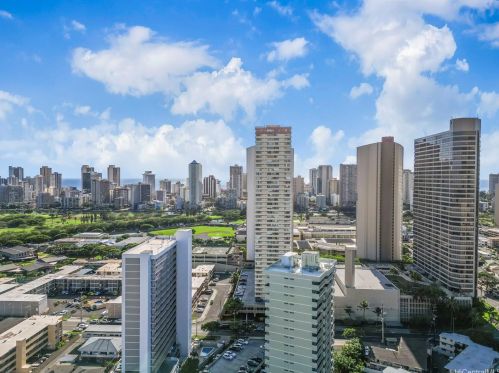 2525 Date St, Honolulu HI  96826-5437 exterior