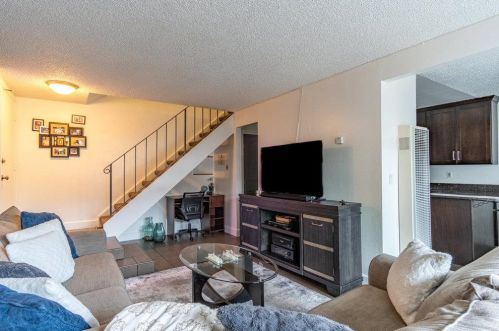 279 Sunnyhills Dr, Watsonville, CA 95076-2520