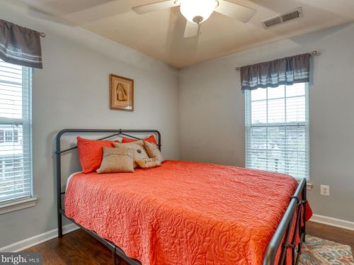 12 Payne St, Charles Town WV 25414-5536 exterior