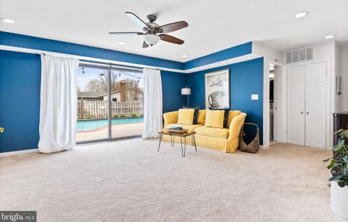 7128 Red Horse Tavern Ln, Springfield VA  22153-1404 exterior
