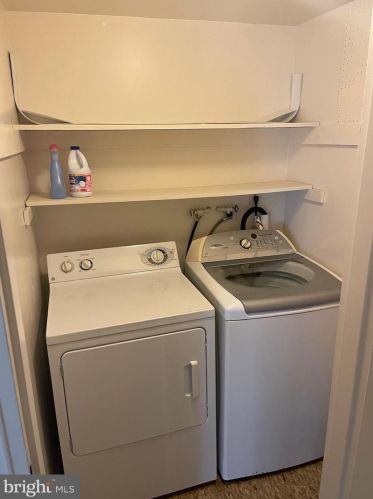 32 Valleybrook Dr, Lancaster PA  17601-4617 exterior