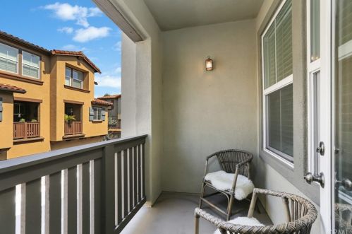 127 Danbrook, Irvine CA  92603-1024 exterior