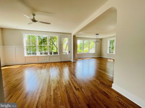 113 Spot Club Rd, Arnold, MD 21012-1002