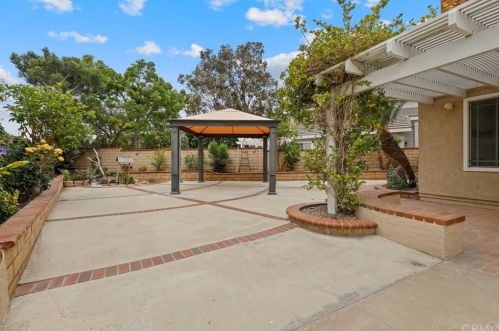 2 Wadsworth, Irvine CA  92620-3722 exterior