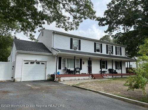 7 Bobwhite Ct, Lacey, NJ 08731-3619
