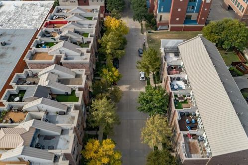 701 1st St, Fort Worth TX  76102-2705 exterior