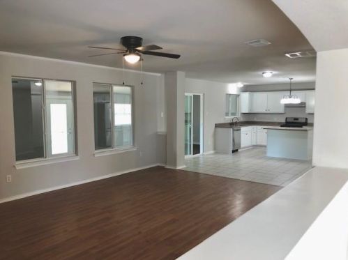 1531 Brandi Cir, Uhland TX  78640-4979 exterior